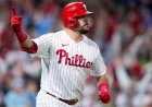 Phillies, NLCS 2. maçında Kyle Schwarber homers ve Aaron Nola atışının ardından D'Backs'i geçti