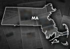 Massachusetts müfettişleri inşaat halindeki bir evde olası boru bombalarına müdahale ediyor
