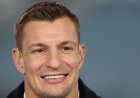 Sofi Stadyumu ile dört kez şampiyon olan kolej futbolu oyunu, 'LA Bowl Hosted By Gronk' olarak yeniden adlandırıldı
