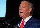 Colts'un sahibi Jim Irsay, NFL'nin başarısız çağrıları kayıp olarak kabul ettiğini açıkladı; cezaların tekrar oynatılarak incelenmesini istiyor