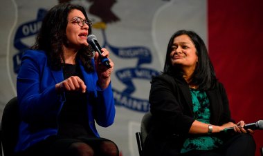 Temsilci Pramila Jayapal, Hamas'ın İsrail'e saldırısını 'Ortadoğu'da devam eden durum' olarak nitelendiriyor gibi görünüyor