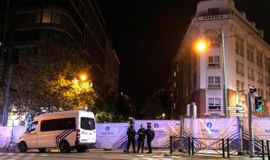 Belçika polisi, Brüksel'de saatler süren insan avının ardından 2 futbol taraftarının ölümüyle suçlanan terör şüphelisini öldürdü