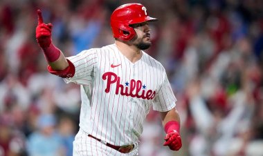 Phillies, NLCS 2. maçında Kyle Schwarber homers ve Aaron Nola atışının ardından D'Backs'i geçti