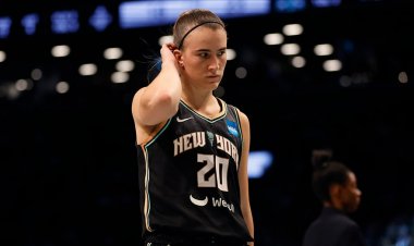 Özgürlük muhafızı Sabrina Ionescu, WNBA Finalleri mağlubiyeti sırasında saha kenarında kustu
