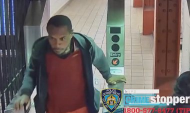Yetkililer, New York'ta hareket halindeki metro trenine itilen kadının 'hayatı için mücadele ettiğini' söyledi