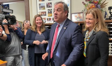 Christie, GOP başkanlığının uzun vadede ön sıradaki adayı hedef alması nedeniyle Trump'la 'yüz yüze' yüzleşme sözü verdi