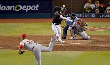 Phillies 8. vuruşta eridi, Diamondbacks NLCS'yi eşitlemek için toparlandı