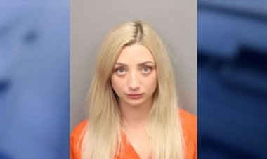 Floridalı kadının sarhoş halde saatte 190 mil hızla sürüş yaptıktan sonra polis memuruna tırnaklarıyla saldırdığı iddia edildi