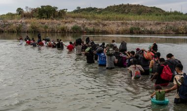 CBP kaynakları, Sınır Devriyesi'nin Ekim ayında 23 binden fazla kişiyle günde 1000 'bilinen kaçış' gerçekleştirdiğini söylüyor