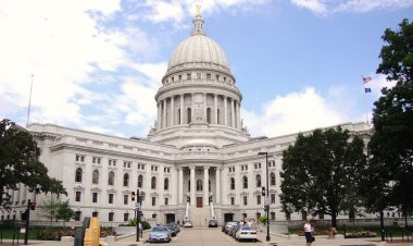 Vali Evers'ı aramak için Wisconsin Kongre Binası'na giren silahlı adam, zarar verme niyetini reddetti