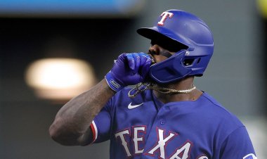 Rangers, ALCS 7. Maçında Astros'u mağlup ettikten sonra Dünya Serisine yumruk bileti