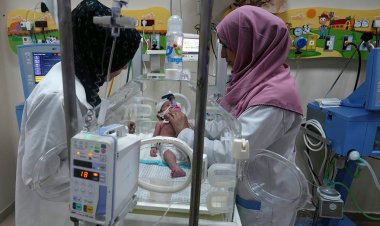 Gazze hastanesi doktoru, yakıt sıkıntısı nedeniyle yaklaşık 10 bebeğin yakında ölme riskiyle karşı karşıya olduğunu söyledi