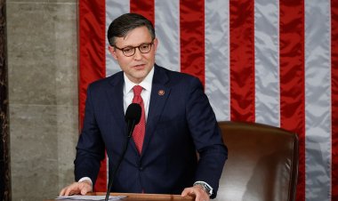 House GOP, McCarthy'yi konuşmacı olarak görevden aldıktan sonra en iyi bağış toplama etkinliğini kaybetti. Johnson boşluğu doldurabilecek mi?