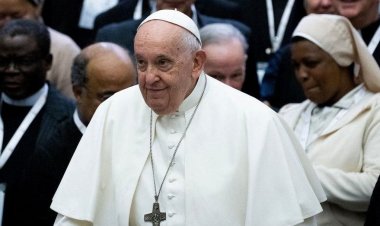 Papa Francis, rahipliğin 'erkeklere ayrıldığını' ve kadınları da kapsayacak şekilde değiştirilemeyeceğini yineledi