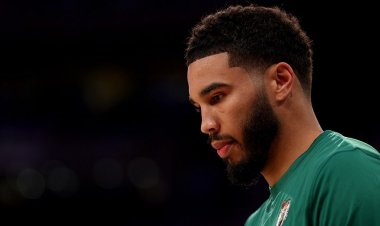 Celtics, Maine'deki silahlı saldırıyla ilgili oyun skorunu da içeren sosyal medya paylaşımı nedeniyle tepkiyle karşı karşıya