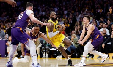 LeBron James, Lakers'ın Suns'a karşı oynanan maç için dakika sınırlamasını kaldırma kararının 'kolay' bir karar olduğunu söyledi