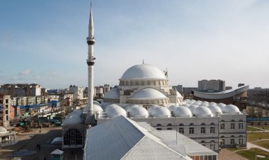 Filistin yanlısı isyancılar İsrail uçağını aramak için Rusya havaalanına saldırdı ve pisti su bastı: yetkililer