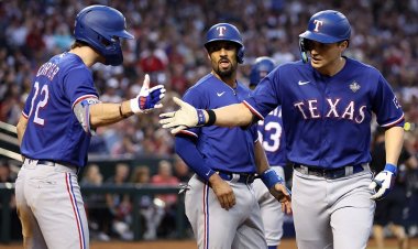Corey Seager, 3. Maçta Rangers'ı Diamondbacks karşısında öne geçirmek için bir sayı daha başlattı