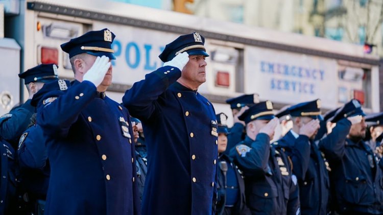 NYPD, İsrail'deki savaşın ortasında iç saldırılar için 'yüksek tehdit ortamı' konusunda uyardı