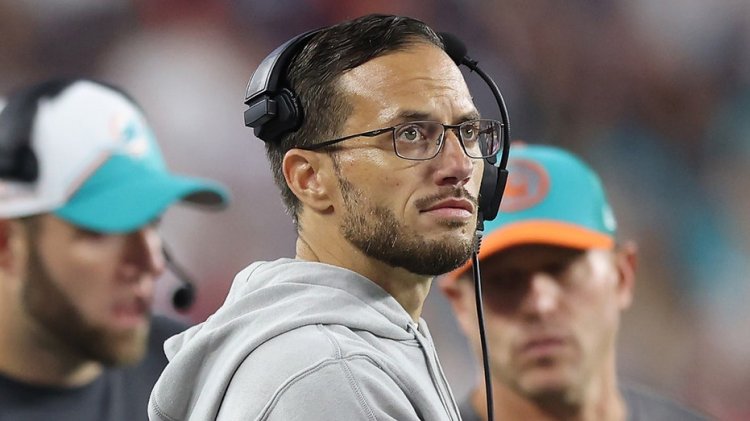 Dolphins antrenörü Mike McDaniel, Tua Tagovailoa'nın sistem oyun kurucusu olduğu iddiasını reddetti