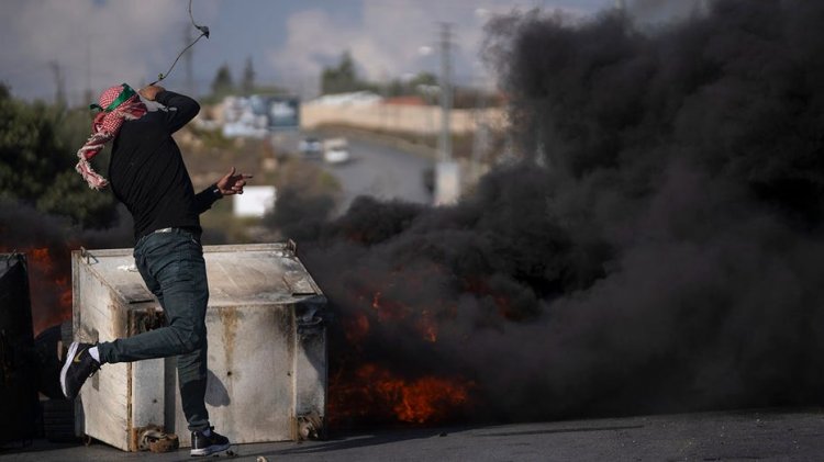 İsrail Batı Şeria'da 63 Hamas mensubunu tutukladı