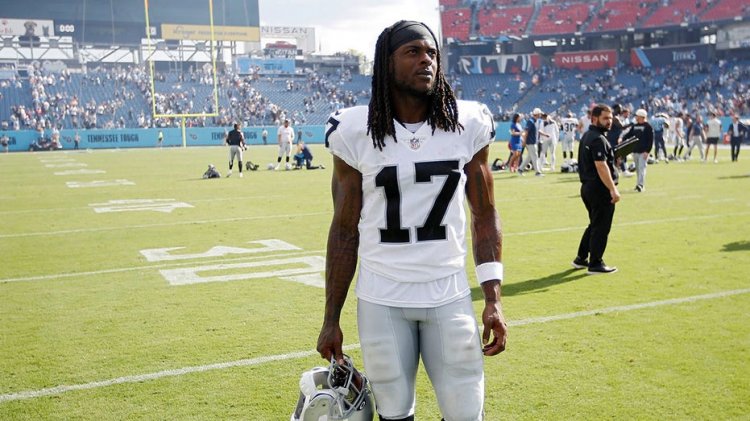 Raiders'tan Davante Adams, son zamanlarda hedef eksikliğinden duyduğu hayal kırıklığını dile getiriyor: 'Hepiniz benim kim olduğumu bilmelisiniz'