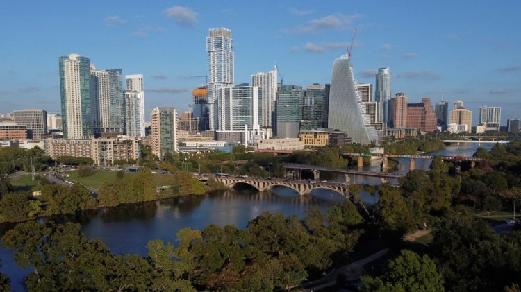 Austin'li adam, gece şehir merkezinde uyuşturulduğunu ve binlerce doların çalındığını iddia etti