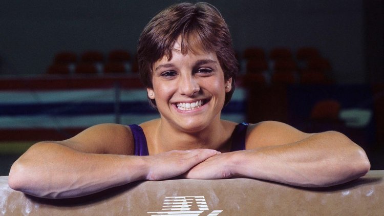 Olimpiyat sporcusu Mary Lou Retton hastaneden eve döndü ve nadir görülen zatürreyle mücadelenin ortasında 'iyileşme modunda'