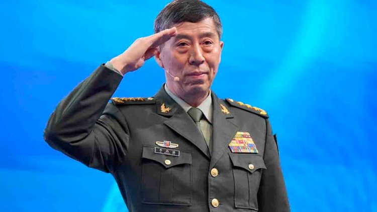 Çin, neredeyse 2 aydır kamuoyunun önünde görülmeyen savunma bakanını görevden aldı