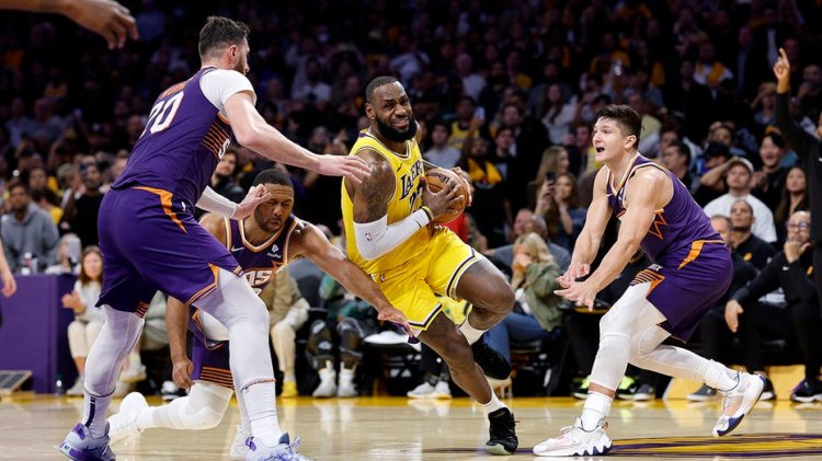 LeBron James, Lakers'ın Suns'a karşı oynanan maç için dakika sınırlamasını kaldırma kararının 'kolay' bir karar olduğunu söyledi
