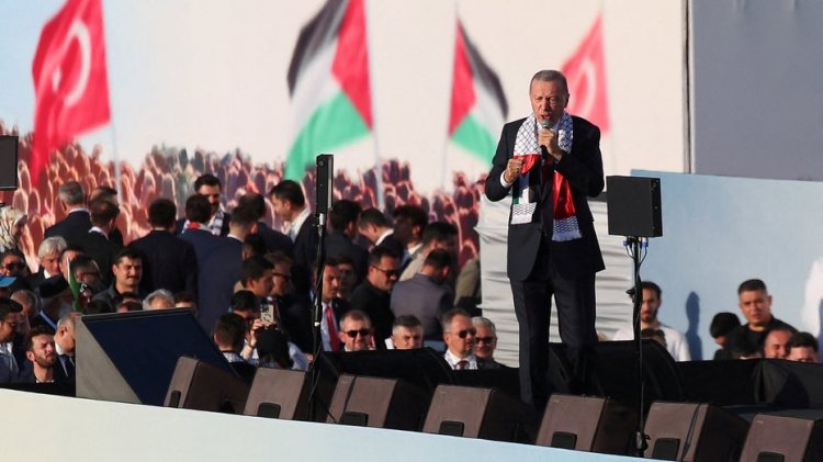 NATO müttefiki Hamas'ı 'özgürlük savaşçıları' olarak övüyor, İsrail'i 'savaş suçlusu' olarak kınıyor
