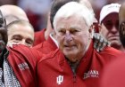 Efsanevi kolej basketbol koçu Bob Knight 83 yaşında öldü