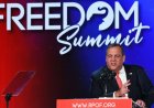 Christie, Florida'daki Cumhuriyetçi toplantıda Trump destekçilerine 'gerçeklerden korktuklarını' söylerken alay etti