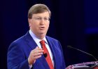 Mississippi Valisi Tate Reeves, Demokrat rakibinin kabul etmesinden sonra ikinci dönem başkanlığını garantiledi