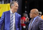 NBC yayıncısı Cris Collinsworth, hakemlerin çok fazla penaltı bayrağı atmasının sonuçları hakkında şaka yapıyor