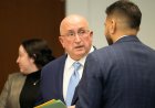 Illinois 4 Temmuz geçit töreninde silahlı saldırı şüphelisinin babası hapis cezası için teslim oldu