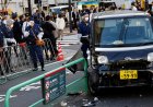 Sürücü Tokyo'daki İsrail büyükelçiliği yakınındaki bariyere çarptı, polis memurunu yaraladı