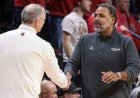 Georgetown'dan Ed Cooley, gazetecilere Rutgers'ın kaybının ardından 'büyümelerini' ve zor sorular sormalarını tavsiye ediyor