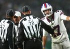 NFL taraftarları, Bills'li Josh Allen'a müdahale ettikten sonra kaçırılan penaltı nedeniyle hakemleri şişirdi
