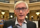 Wisconsin Valisi Evers, beyzbol Hall of Famer'ın adının eyalet e-postasında kullanılması nedeniyle incelemeyle karşı karşıya