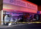 Boston yakınlarında meydana gelen kazada 2 araba eski restoranın önünde sıkıştı ve yolcular içeride mahsur kaldı