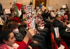 Berkeley belediye başkanı yerel ateşkes kararına karşı çıkıyor ve bunun 'burada, evde nefret alevlerini körükleyeceğini' söylüyor