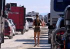 Sel felaketine uğrayan Burning Man festivalinin temizleme çabaları çevre denetiminden kıl payı geçti