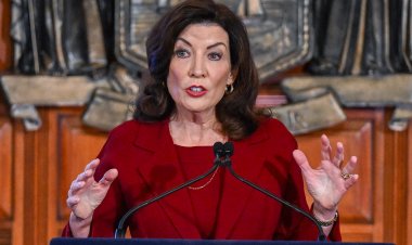 NY valisi devlet üniversitelerindeki antisemitizm politikalarının gözden geçirileceğini duyurdu