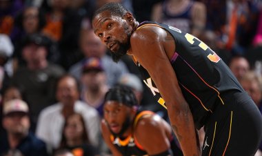 Kevin Durant'in şaşırtıcı cirosu, Spurs'un Suns karşısında galibiyet almasına yardımcı oldu
