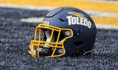 Toledo Rockets taraftarları smaç tankı kutlaması için soğuğa meydan okuyor
