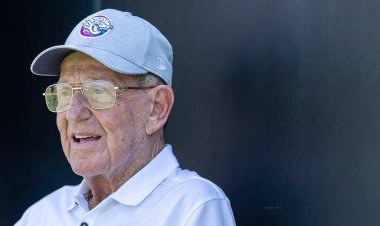 Lou Holtz, Michigan'daki futbol tabelası çalma skandalını eleştirdi: 'Bunu içler acısı buluyorum'