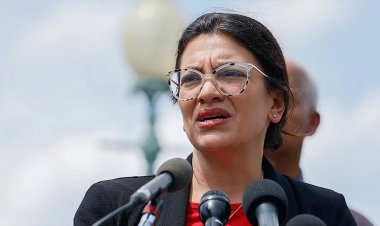 'Takım' üyesinin tartışmalı söylemi devam edebilir, Pelosi mahkeme celbi ve daha fazla manşetle görev yaptı