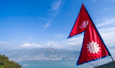 Nepal'de 5,6 büyüklüğündeki deprem komşu Hindistan'da da hissedildi