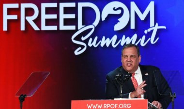 Christie, Florida'daki Cumhuriyetçi toplantıda Trump destekçilerine 'gerçeklerden korktuklarını' söylerken alay etti